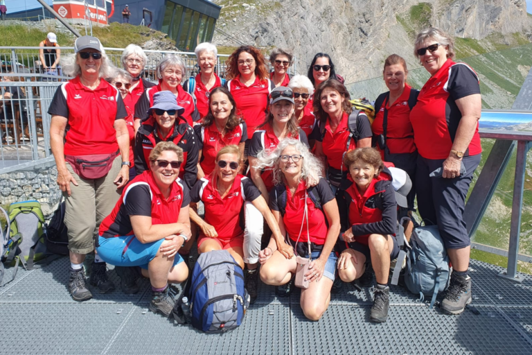 Gruppenbild Frauenriege auf Wanderung